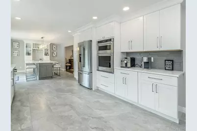 11 Maple Street, Glenwood Landing, NY 11547 - Photo 17