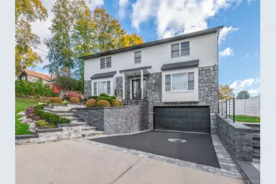 11 Maple Street, Glenwood Landing, NY 11547 - Photo 3