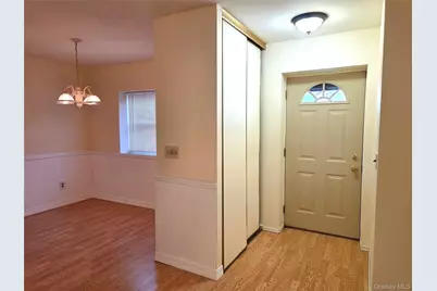 618 Lake Court #618, Middle Island, NY 11953 - Photo 3