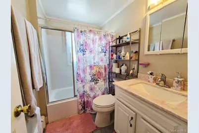 19 Curve Lane, Levittown, NY 11756 - Photo 5