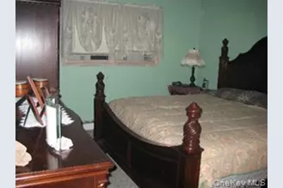 19 Curve Lane, Levittown, NY 11756 - Photo 9