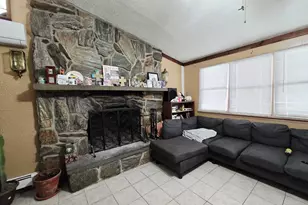 19 Curve Ln, Levittown, NY 11756 - Photo 3