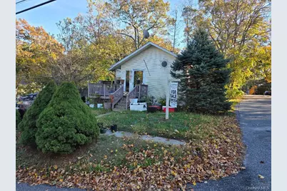 4 Forest Street, Ronkonkoma, NY 11779 - Photo 5