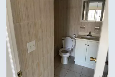 88-22 70th Road #2nd Fl, Forest Hills, NY 11375 - Photo 11