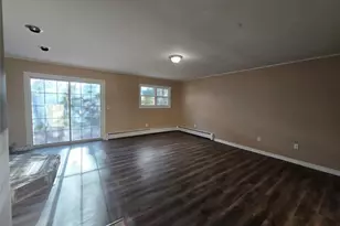 114 Sarah Ln, Middletown, NY 10941 - Photo 3