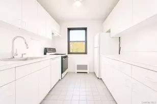 7 Terrace, Great Neck, NY 11021 - Photo 17