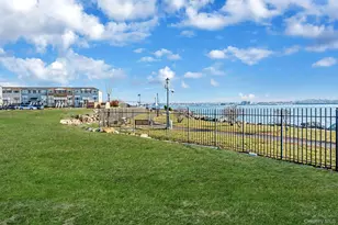 101 Surf Dr, Bronx, NY 10473 - Photo 7