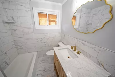 17 Denton Place, Roosevelt, NY 11575 - Photo 9