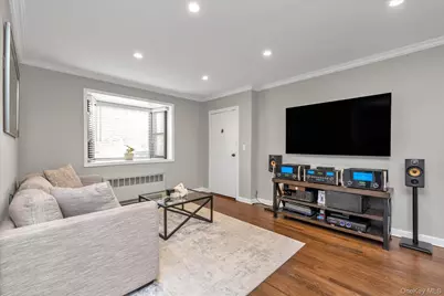 244-02 57th Drive #E-6, Douglaston, NY 11362 - Photo 5