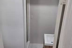 25 S Clinton Ave, Bay Shore, NY 11706 - Photo 3