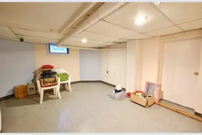 501 Tulip Avenue, Floral Park, NY 11001 - Photo 33