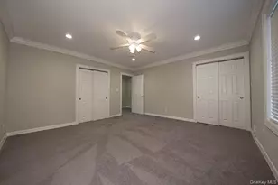 100 Villa D'Est Dr, Coram, NY 11727 - Photo 11