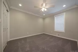 100 Villa D'Est Dr, Coram, NY 11727 - Photo 13