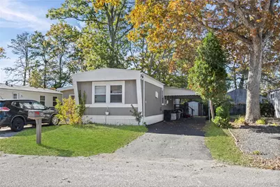 40 Buttercup Dr, Bohemia, NY 11716 - Photo 3