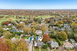 30 School St, East Williston, NY 11596 - Photo 7