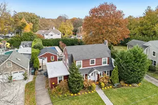 30 School St, East Williston, NY 11596 - Photo 3