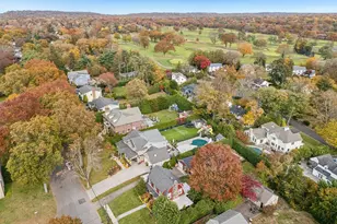 30 School St, East Williston, NY 11596 - Photo 5