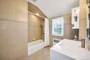 311 Devon Ln, Smithtown, NY 11787 - Photo 19