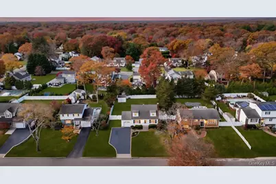 311 Devon Lane, Smithtown, NY 11787 - Photo 27