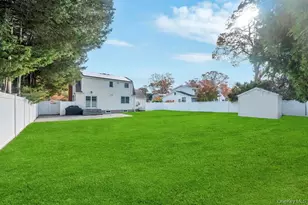 311 Devon Ln, Smithtown, NY 11787 - Photo 25