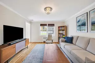 311 Devon Ln, Smithtown, NY 11787 - Photo 5