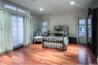 702 Equestrian Way, Westbury, NY 11590 - Photo 23