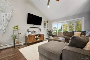 1800 Carlisle Pl, Merrick, NY 11566 - Photo 5