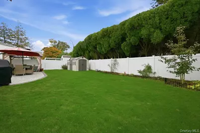 1800 Carlisle Place, Merrick, NY 11566 - Photo 31