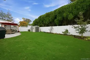 1800 Carlisle Pl, Merrick, NY 11566 - Photo 31