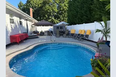 160 Grand Central Avenue, Amityville, NY 11701 - Photo 27