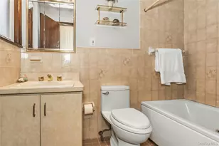 61-22 56th Dr, Maspeth, NY 11378 - Photo 27