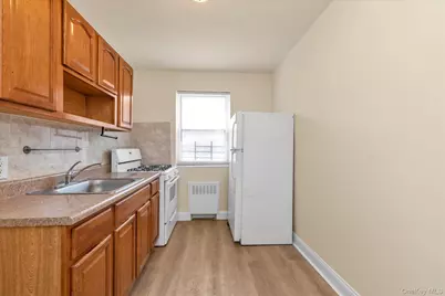 20-21 Parsons Boulevard, Whitestone, NY 11357 - Photo 5