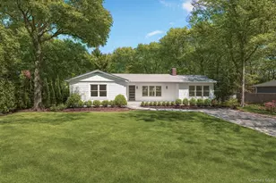 4 Pine Tree Ct, East Quogue, NY 11942 - Photo 5