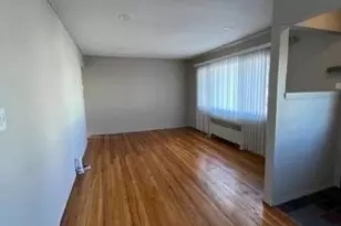 42 Dakota St, Hicksville, NY 11801 - Photo 5