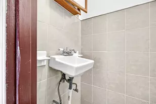 1052 Evergreen Ave, Bronx, NY 10472 - Photo 9