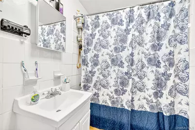 1052 Evergreen Avenue, Bronx, NY 10472 - Photo 37