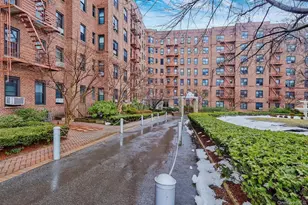 84-01 Main St, Briarwood, NY 11435 - Photo 3