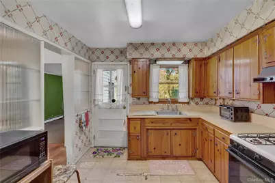 31 Poplar Street, Massapequa, NY 11758 - Photo 17