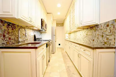 118-11 84 Avenue 118-11 84 Avenue #109, Kew Gardens, NY 11415 - Photo 7