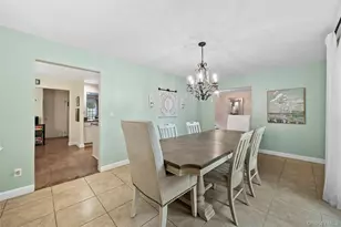 442 Hoffman Ln, Hauppauge, NY 11788 - Photo 7