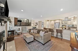 442 Hoffman Ln, Hauppauge, NY 11788 - Photo 3