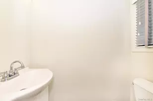 142 I U Willets Rd, Albertson, NY 11507 - Photo 17