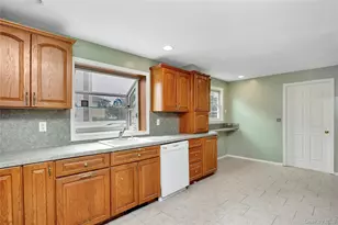 15 N Butehorn St, Bethpage, NY 11714 - Photo 11