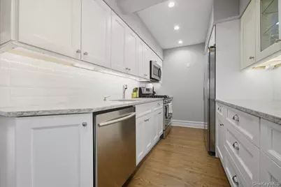 55 Lenox Road #2V, Rockville Centre, NY 11570 - Photo 9