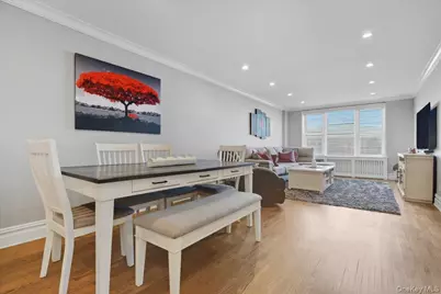 55 Lenox Road #2V, Rockville Centre, NY 11570 - Photo 5