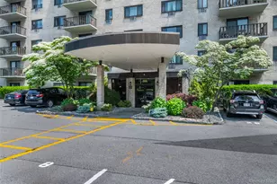 666 Pelham Rd, New Rochelle, NY 10805 - Photo 5