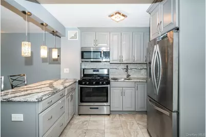 666 Pelham Road #5L, New Rochelle, NY 10805 - Photo 13