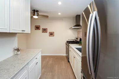 6 Gerhard Road, Plainview, NY 11803 - Photo 5