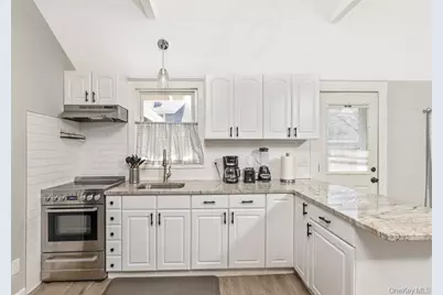 572 A Montauk Highway, Westhampton Beach, NY 11978 - Photo 5