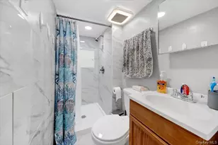 2849 E 195th St, Bronx, NY 10461 - Photo 7